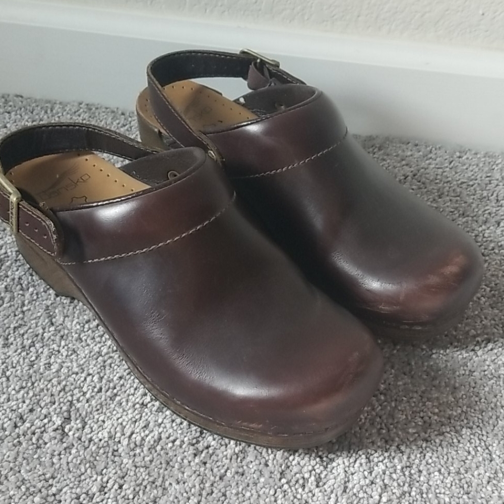 DANSKO brown clogs